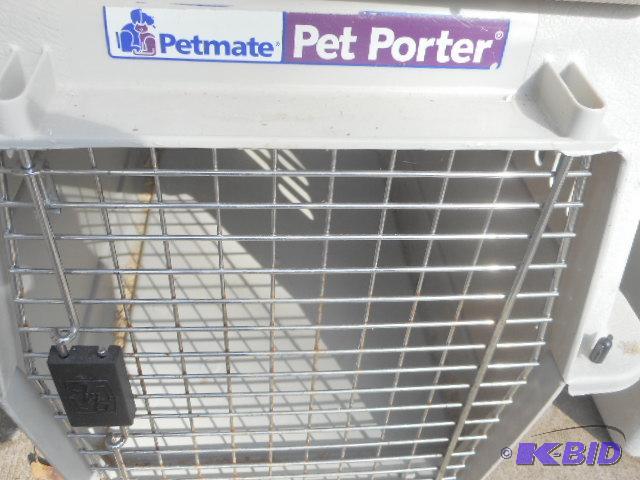 lot 161 image: Petmate Pet Porter