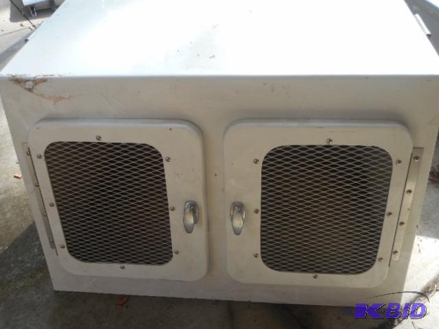 lot 162 image: Truck dog kennel