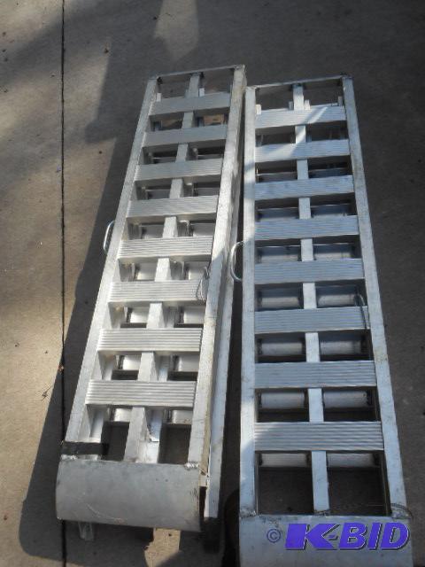 lot 164 image: Aluminum Folding Ramps