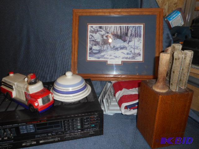 lot 216 image: JVC Stereo, Knick Knacks