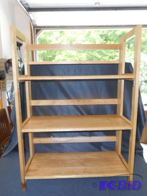 lot 25 image: Book Case