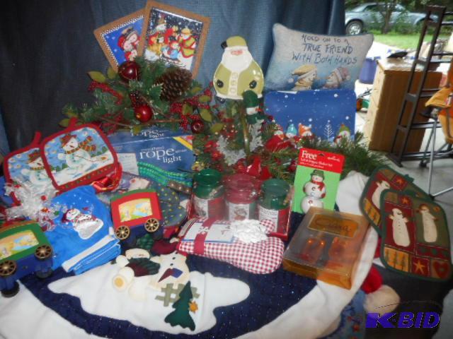 lot 44 image: Christmas Wonder Land