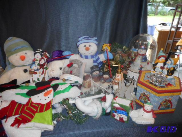 lot 47 image: Christmas