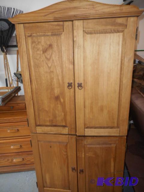 lot 6 image: Media Armoire