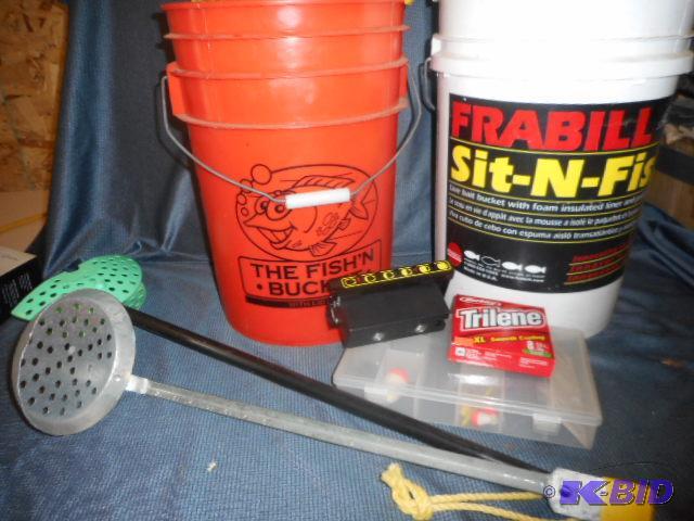 lot 71 image: Ice fishing