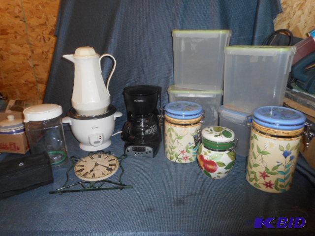 lot 87 image: Kitchen Items