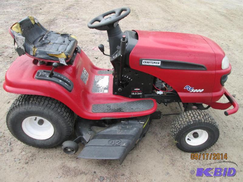 lot 1 image: Craftsman 18HP Lawn Tractor, 42" Mower D...