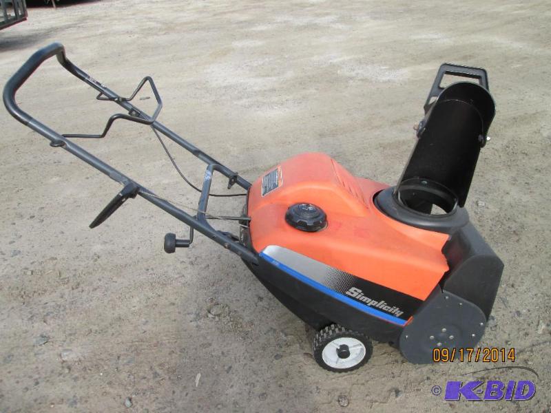 lot 11 image: Simplicity 5HP Single Stage Snowblower, Elect...