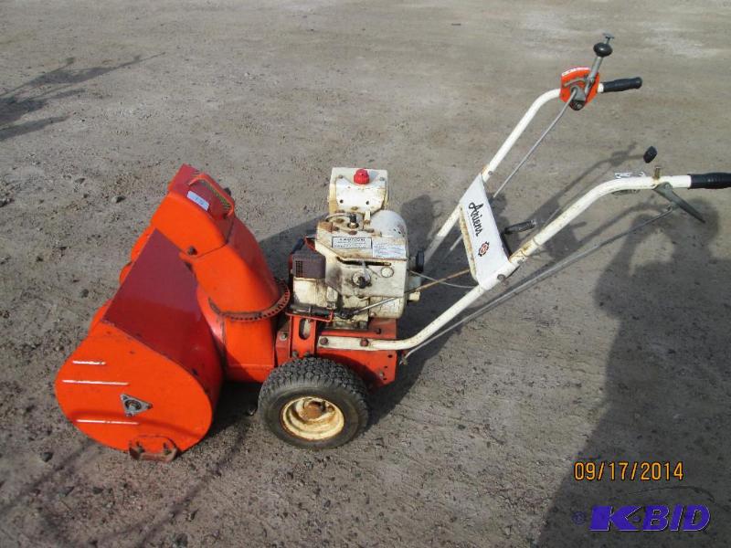 lot 15 image: Ariens 5HP Snowblower, Needs Tune-Up...