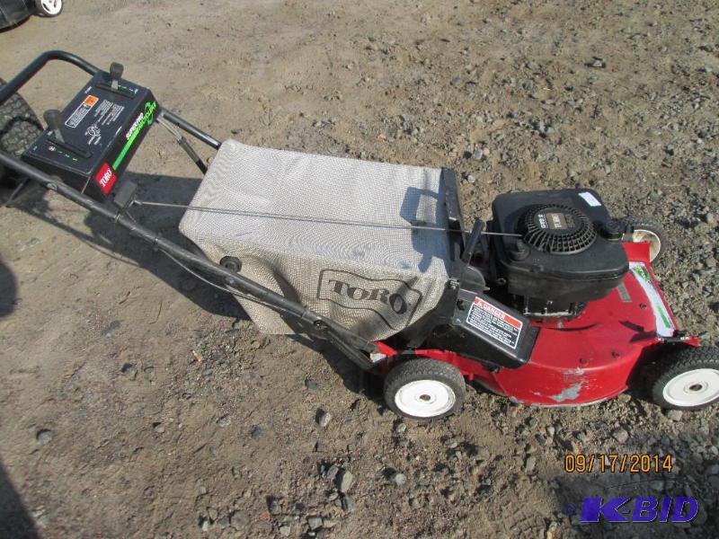 lot 21 image: Toro 5.5HP Self-Propelled Lawn Mower With Bag...