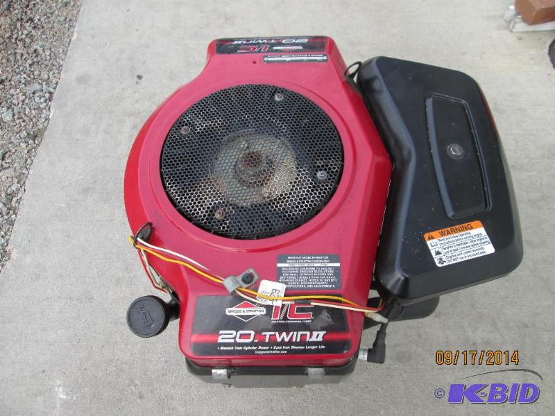 lot 3 image: Briggs & Stratton 20HP Twin Cylinder With...