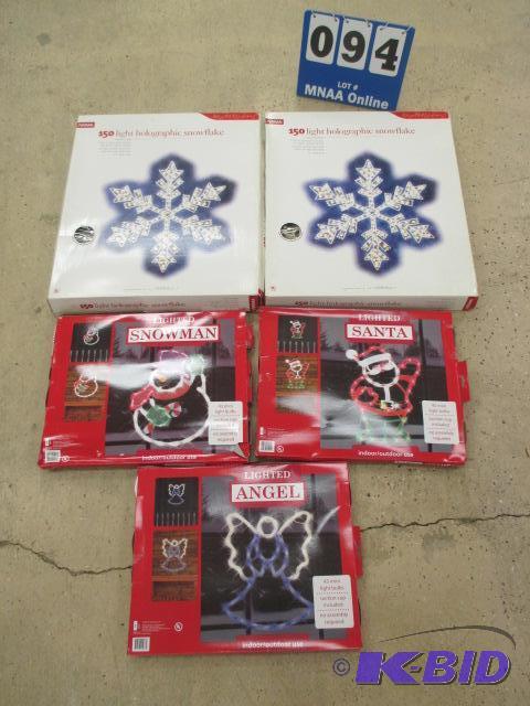 lot 00094 image: Five Outdoor Lighted Christmas Decorations