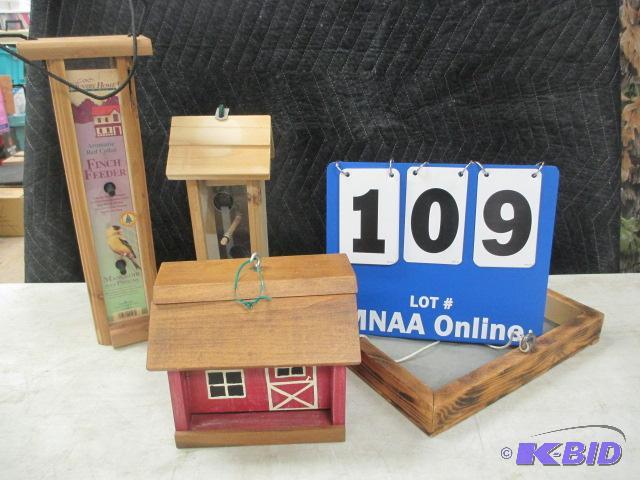 lot 00109 image: Four Bird HouseFeeders