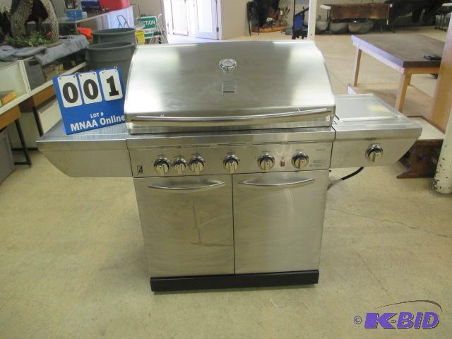 lot 1 image: New Kenmore Gas Grill