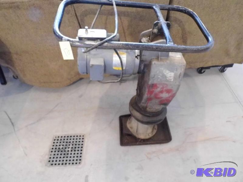 Vibromax Case Compacter