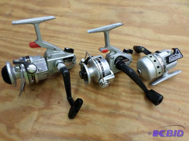 lot 40 image: (3) Vintage Spinning Reels...