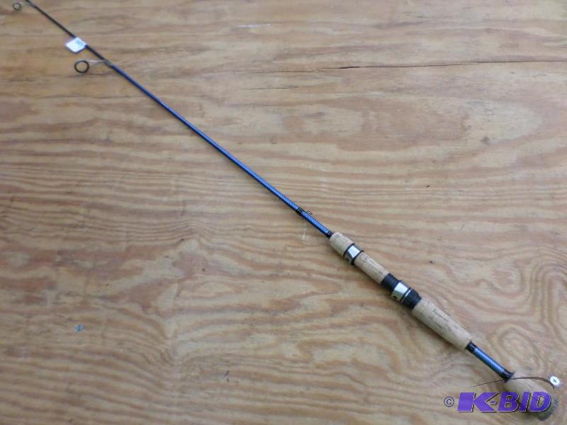lot 80 image: Like New GSX Tournament 56" Light Actio...