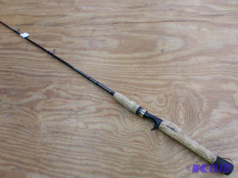 lot 82 image: Bass Pro Shops Tournament 6ft Heavy Action Ro...