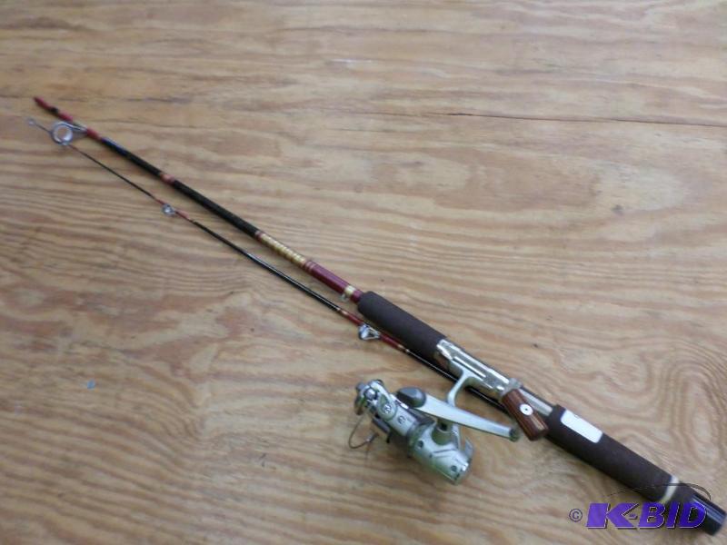 lot 93 image: South Bend 2-Piece Rod & Reel...