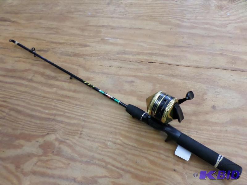 lot 96 image: Zebco 33 Gold 2-Piece Rod & Reel...