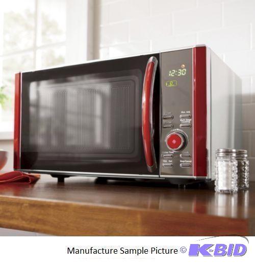 lot 32 image: Ginnys Microwave - Model P90D23YL-Q3 - Youll...