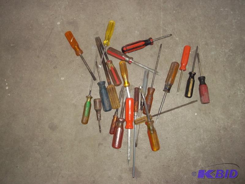 Large group of screwdrivers...