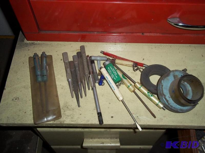 Nail sets and magnets, magnetic screwdrivers...