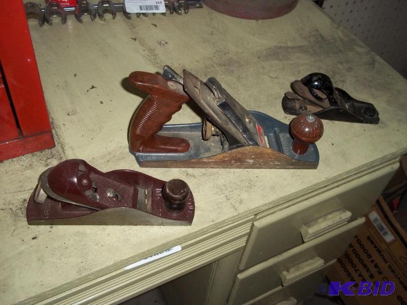 3 wood planes...