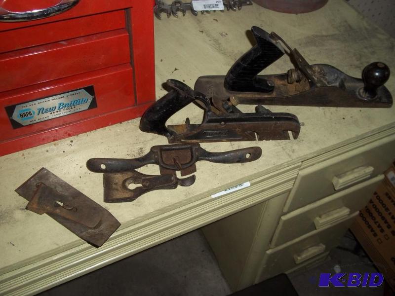 2 Vintage wood planes, Stanley and Baily #5, ...