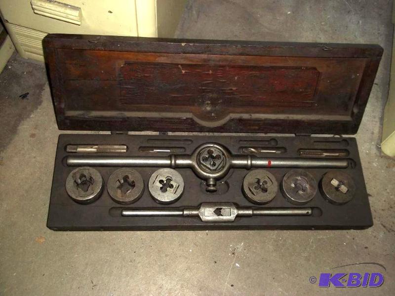Little Giant SAE NC and NF Tap and Die set...