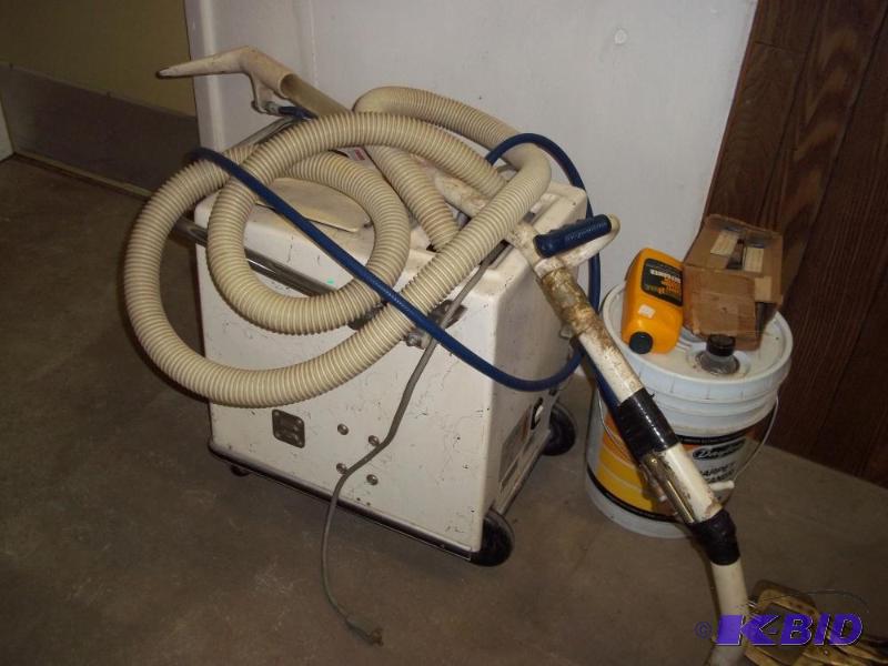 Steamex Carpet Cleaner with soap and accessor...