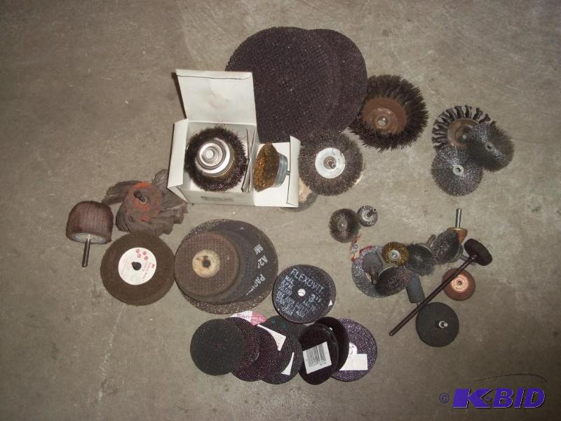 Miscellaneous&nbsp brushes and cut off wheel...