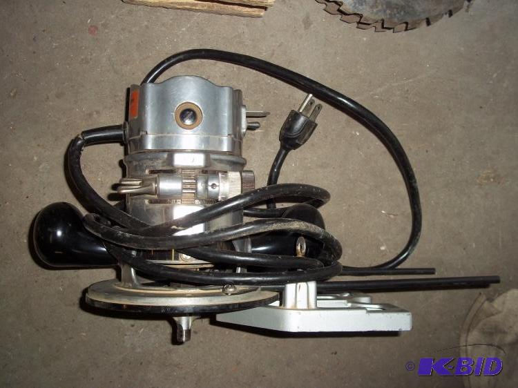 Black n Decker router (works)...