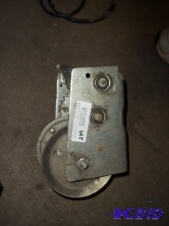 Fulton 2000# winch   2 speed ...