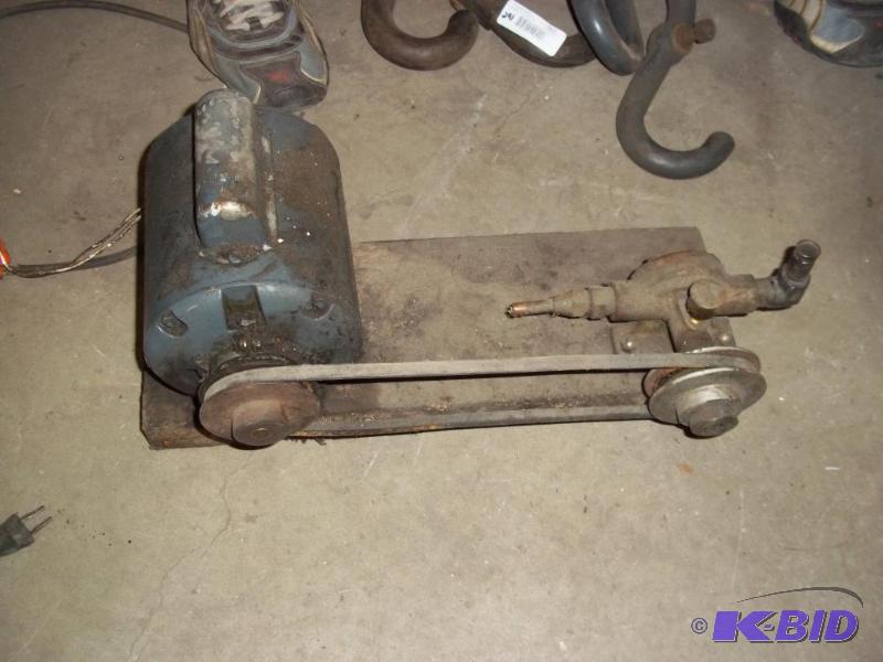 Electric Water Pump   Consignor states works ...
