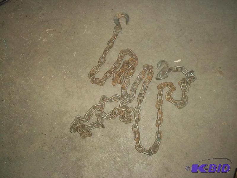Chain with 2 hooks...