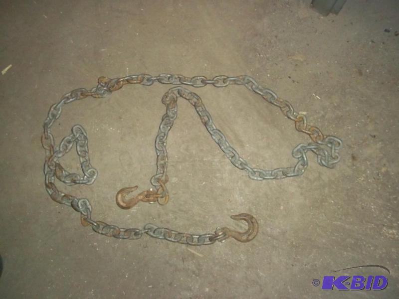 Chain with 2 hooks...