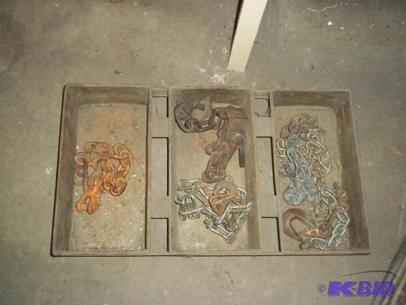 Misc Chain in trays...