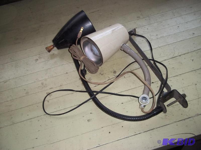 2 lamps...