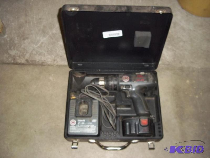 Black n Decker cordless drill with case...