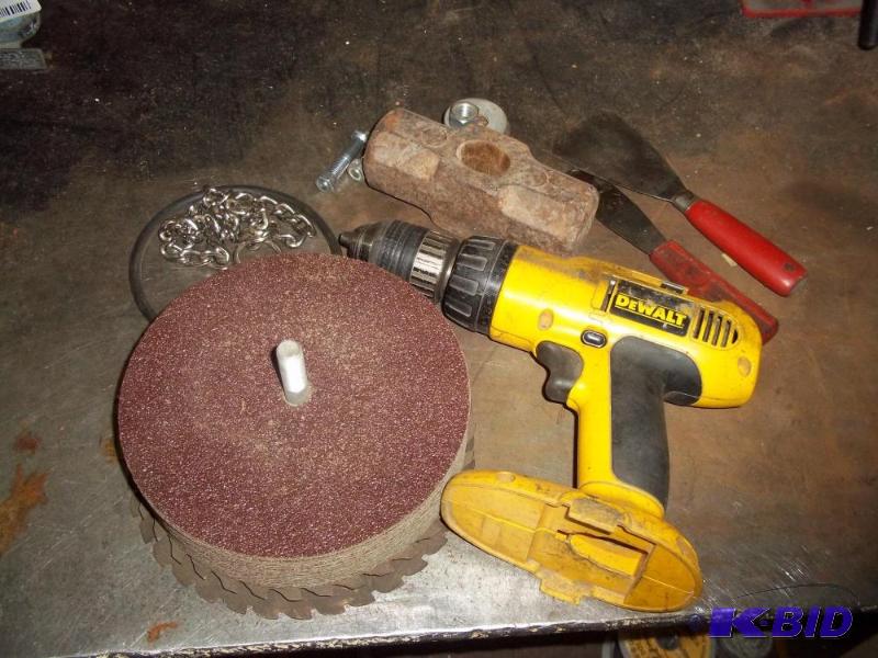 7&quot Sanding disks, Dewalt drill, 2 putty ...