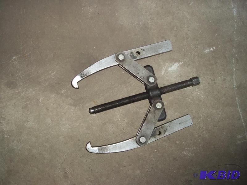 Large OTC Puller...