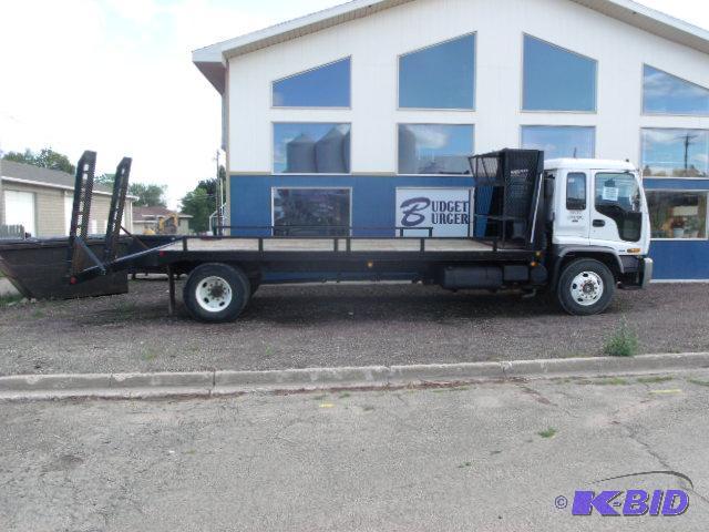 lot 1 image: 1999 Isuzu FTR Equipment Hauler