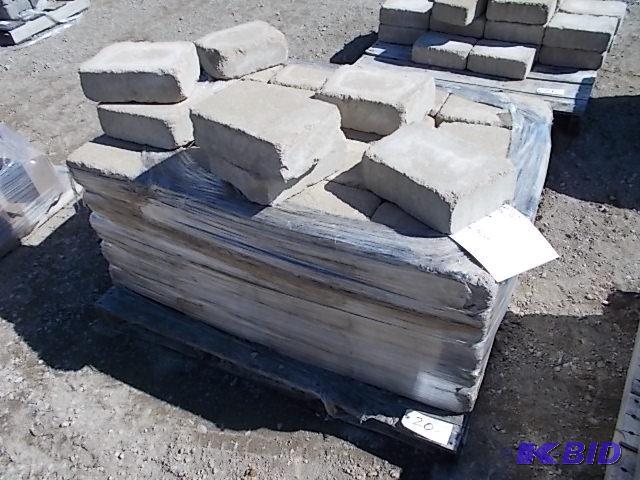 Approx. (93) Interlock Tapered Wall Block, 12...