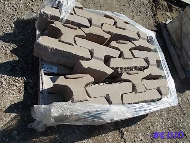 Approx. (12) Keystone Compact Wall Block...