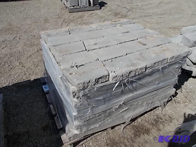 Approx. (200) Anchor Aspen Wall Block, Caps, ...