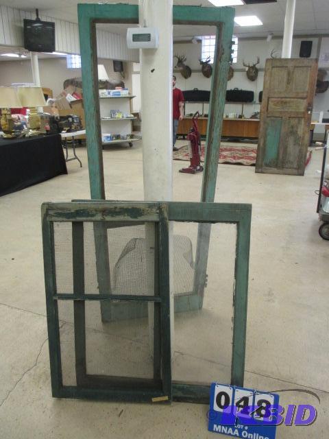 lot 00048 image: Vintage  Doors and Windows