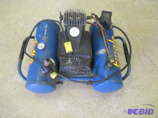 Airmate 1 5hp 4 Gallon Dual Tank Air Compressor September Consignment Auction 3 K Bid