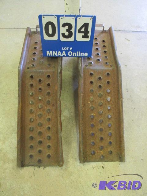 lot 34 image: Car Ramps