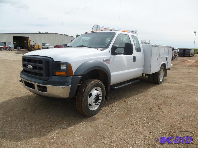 2005 Ford F-450 Crane Truck 4WD Has 6.0 Lite...